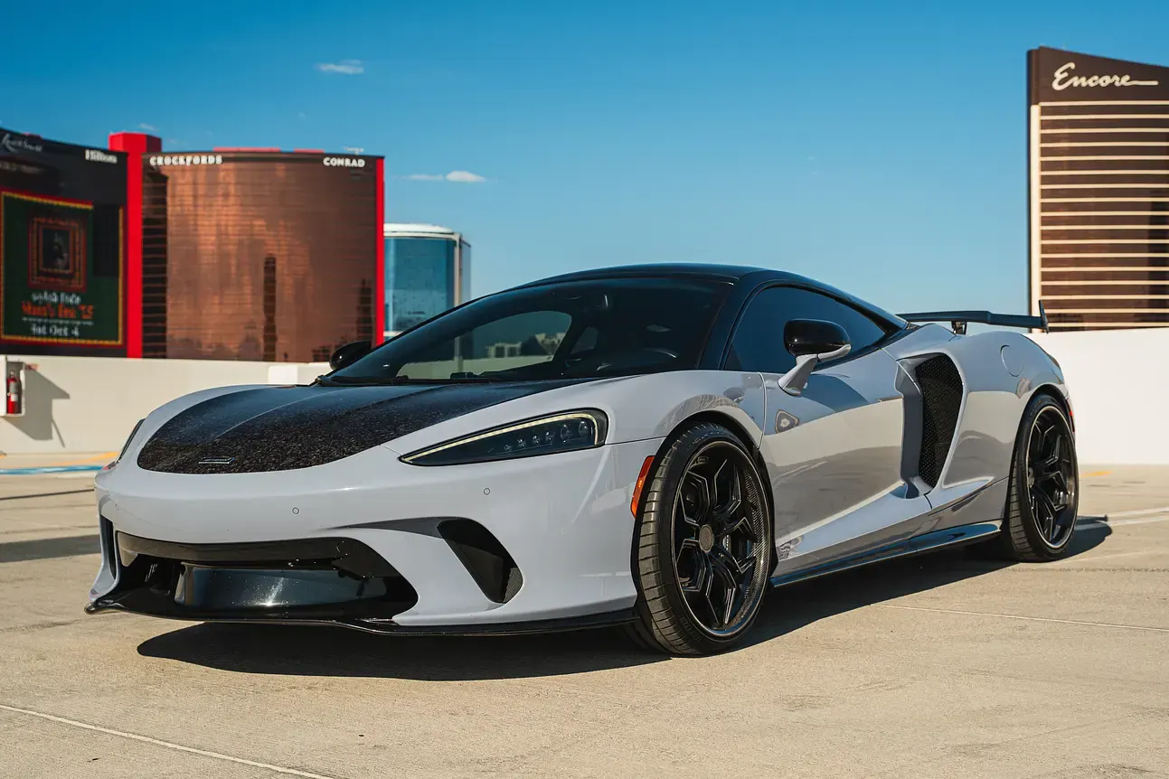 McLaren GT